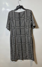 Load image into Gallery viewer, Alfani Womens Black White Houndstooth Short Sleeve Back Zip Sheath Dress Size 12