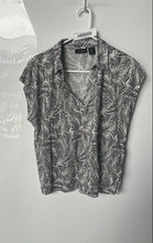 Load image into Gallery viewer, Tahari Womens Black White Palm Leaf Linen Tropical Blouse Top Size Large