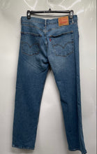 Load image into Gallery viewer, Levi Strauss & Co. Mens Blue Denim Medium Wash Pockets Straight Jeans Size 33x34