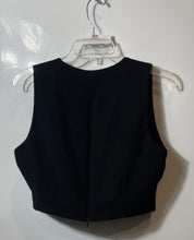 Load image into Gallery viewer, Forever 21 Womens Black Sleeveless V-Neck Cropped Tank Top Size Large