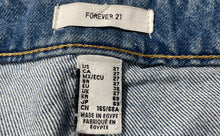 Load image into Gallery viewer, Forever 21 Womens Blue Medium Wash Pockets Denim Cut-Off Shorts Size 27