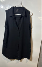 Load image into Gallery viewer, Forever 21 Womens Black Sleeveless Collared Button Front Blouse Top Size Large