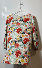 Load image into Gallery viewer, Mario Serrani Womens White Floral Print 3/4 Sleeve V-Neck Tunic Blouse Top Sz S