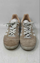 Load image into Gallery viewer, Adidas Womens Gazelle Beige And White Lace-Up Low Top Sneaker Shoes Size 8