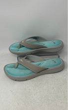 Load image into Gallery viewer, Nike Womens Ultra Comfort Gray Slip-On Flat Flip Flop Sandals Size 9