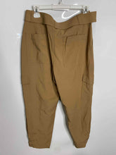Load image into Gallery viewer, Banana Republic Womens Dark Khaki Flat Front Pockets Belted Cargo Pants Size 6
