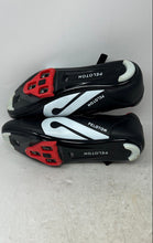 Load image into Gallery viewer, Peloton Mens Black Ratchet Buckle Three Bolt Low Top Cycling Shoes Size 45