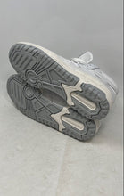 Load image into Gallery viewer, New Balance Mens 650 BB650RWW White Leather Lace-Up Sneaker Shoes Size 9 D