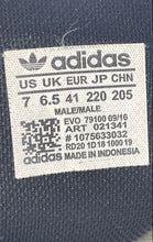 Load image into Gallery viewer, Adidas Mens Predator 021341 Black And White Lace-Up Low Top Soccer Cleats Size 7