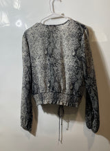 Load image into Gallery viewer, Guess Womens Black White Animal Print Long Sleeve Cropped Blouse Top Size XL