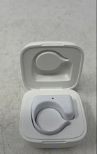 Load image into Gallery viewer, D01 Pro White Short Video Music Remote Controller With Case Not Tested