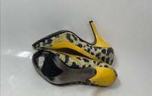 Load image into Gallery viewer, Naughty Monkey Womens Dayliner Yellow Black Animal Print Pump Heels Size 8.5