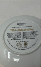 Load image into Gallery viewer, Knowles Walt Disney Snow White With A Smile And A Song Collector Plate