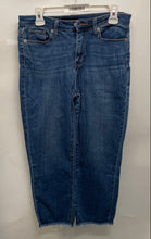 Load image into Gallery viewer, DKNY Womens Blue Classic 5-Pocket Design Belt Loops Cropped Jeans Size 27/4