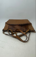 Load image into Gallery viewer, Vince Camuto Womens Alora Brown Black Snakeskin Leather Crossbody Strap Tote Bag
