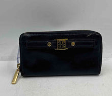 Load image into Gallery viewer, Authentic Tory Burch Womens Black Leather Card Holder Zip-Around Wallet Worn