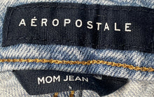 Load image into Gallery viewer, Aeropostale Womens Light Blue Denim Medium Wash Pockets Mom Jeans Size 2R