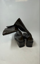Load image into Gallery viewer, Fantasy Womens Brown Square Toe Pull-On Ankle Boots Size EUR 41