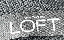 Load image into Gallery viewer, Ann Taylor Womens Black Flat Front Pockets Skinny Leg Ankle Pants Size 4