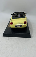 Load image into Gallery viewer, Maisto Special Edition Thunderbird Show Convertible Diecast Model Car