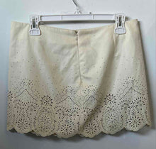 Load image into Gallery viewer, Forever 21 Womens Beige Laser Cut Back Zip Mini Skirt Size Medium