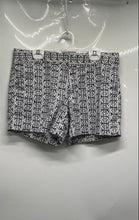 Load image into Gallery viewer, Banana Republic Womens Multicolor Printed Pockets Chino Shorts Size 6