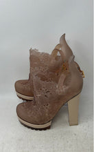 Load image into Gallery viewer, Melissa X Alexandre Herchcovitch Womens Cream Block Heel Ankle Bootie Size 9