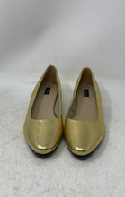 Load image into Gallery viewer, Array Womens Cora 1380510 Gold Leather Slip-On Block Pump Heels Size 7.5M