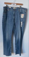 Load image into Gallery viewer, Levi's Mens Blue Athletic Medium Wash Denim Straight Leg Jeans Size 40/30 w/ Tag