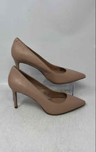 Load image into Gallery viewer, Banana Republic Womens Beige Leather Pointed Toe Slip-On Pump Heels Size 8.5M