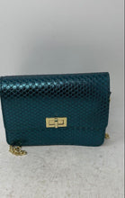Load image into Gallery viewer, Persaman New York Womens Green Genuine Leather Turn Lock Cocktail Crossbody Bag