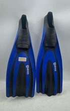 Load image into Gallery viewer, Mares Avanti Superchannel Blue Black Full-Foot Scuba Snorkeling Fins Size 36-37