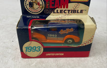 Load image into Gallery viewer, Matchbox Team Collectible New York Mets 1:64 Scale Limited Edition Diecast Truck
