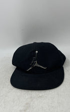Load image into Gallery viewer, Jordan Kids Black Jumpman Logo Flat-Brim Adjustable Essentials Snapback Cap
