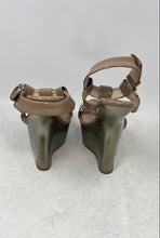 Load image into Gallery viewer, Chinese Laundry Womens Controversy Beige Leather Wedge Platform Heels Size 6.5