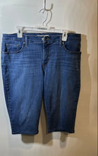 Load image into Gallery viewer, Levi's Womens Blue Denim Medium Wash 311 Shaping Skinny Leg Capri Jeans Size 16W