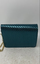 Load image into Gallery viewer, Persaman New York Womens Green Genuine Leather Turn Lock Cocktail Crossbody Bag