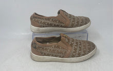 Load image into Gallery viewer, Michael Kors Womens Beige Brown Logo Print Round Toe Slip-On Shoes Size 3
