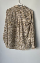 Load image into Gallery viewer, H&M Womens Beige Black Animal Print Long Sleeve Collared Button-Up Shirt Sz XXS