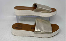 Load image into Gallery viewer, Italian Shoemakers Womens Lawson Gold Leather Slip-On Slide Sandals Size 9.5M