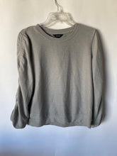 Load image into Gallery viewer, Authentic Simply Vera Vera Wang Womens Gray Long Sleeve Sweater Size M