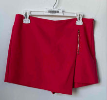 Load image into Gallery viewer, Guess Womens Red Side Zip & Chain High Waist Short Wrap Skort Size Medium