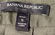 Load image into Gallery viewer, Banana Republic Womens Green 3/4 Sleeve Pockets Collared Button-Up Shirt Size SP