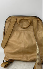 Load image into Gallery viewer, American Leather Co. Womens Light Brown Leather Adjustable Strap Zipper Backpack