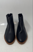 Load image into Gallery viewer, Soludos Womens Venetian Black Leather Back Zip Block Ankle Booties Size 8