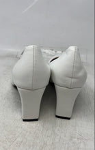 Load image into Gallery viewer, Unbranded Womens White Pointed Toe Slip-On Block Pump Heels Size 38