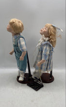 Load image into Gallery viewer, Vintage Geppeddo Kyle & Katie Kissing Porcelain Dolls Set 2 Pcs With Tag