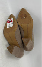 Load image into Gallery viewer, Vince Camuto Womens Candera Beige Leather Pointed Toe High Pump Heels Size 9M