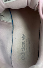 Load image into Gallery viewer, Adidas Girls Ozelia GW8130 Pink Round Toe Lace-Up Low Top Running Shoes Size 5