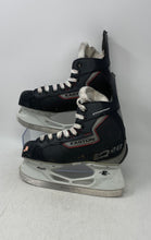 Load image into Gallery viewer, Easton Kids EQ20 Black Round Toe Lace-Up Light Stiff Ice Hockey Skates Size 3